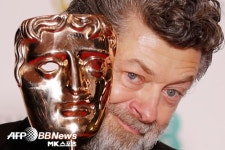 앤디 서키스 ‘트로피 들고 여유 가득 미소’ [MK포토]