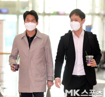 설종진 감독 `출국 전 아이스 커피 한 잔` [MK포토]