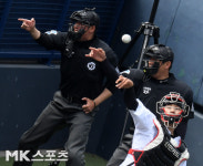 KBO 심판들 `이것은 스트라이크!` [MK포토]