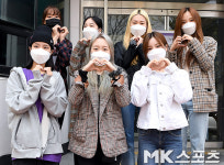 엘리스, 사전투표소에서 러블리 하트 [MK포토]
