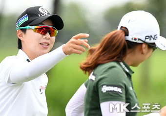 김효주 `최혜진 모자에 벌레가..` [MK포토]