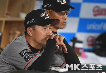 최원호 감독대행 `막지못한 충격의 17연패` [MK포토]