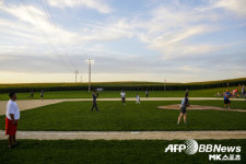 `필드 오브 드림` 매치, 2021년으로 연기