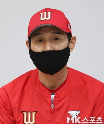 염경엽 SK 감독, 기력 저하로 다시 병원행…6일 두산전 박경완 대행