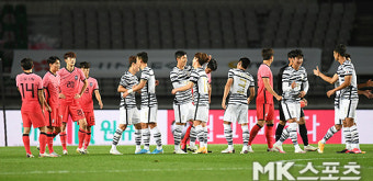 축구대표팀 `3-0으로 올림픽대표팀 제압` [MK포토]