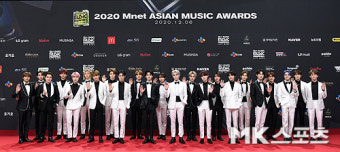 NCT `완전체로 마마 참석` [MK포토]