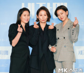 문소리-김선영-장윤주 `세자매의 하트 받으세요` [MK포토]