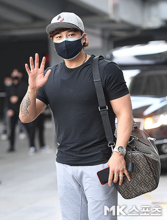 추신수 'SSG 선수단과 상견례 위해 사직구장 찾았어요' [MK포토]
