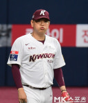 양현 1실점에 깊은 한숨 [MK포토]