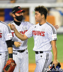 류지현 감독 고우석 잘했다! [MK포토]