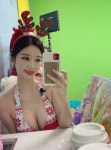 미스맥심 김나정, 섹시 산타걸 변신…러블리 매력 가득 [똑똑SNS]