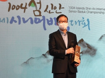 유창혁, 신안 국제시니어바둑대회 우승