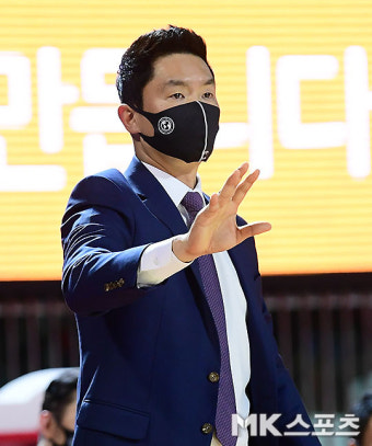 전희철 감독 '침착하자' [MK포토]