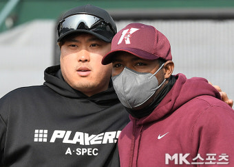 류현진-푸이그 '야생마 길들이는 몬스터' [MK포토]