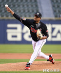 kt 선발투수 데스파이네 승리를 향해 [MK포토]