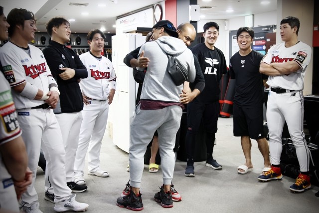 KT Wiz, 장수 외국인 투수 쿠에바스와 작별... MLB 출신 신온 머피 영입, 다음 도약 기대