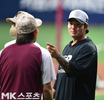 박병호 '이정후, 오늘 잘 때리면 곤란해' [MK포토]