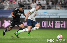 손흥민 김동민 반칙으로 얻어낸 프리킥 [MK포토]