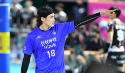 홍민기, 김상우 감독을 또 웃게 했다…삼성화재·대한항공 준결승 진출