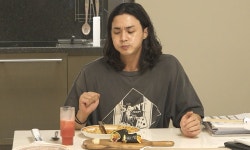 ‘단백질 폭탄’ 다이어터 김지훈, ‘키토김밥-팟타이-땡모반’ 한상 차림(나혼산)