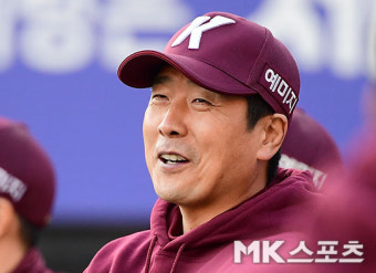 홍원기 감독 '오늘은 끝까지 웃는다' [MK포토]