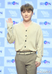 정이든 ‘위앤유 꽃돌이’ [MK포토]