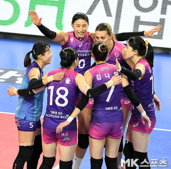 김연경과 흥국생명 ‘기쁨의 승리’ [MK포토]