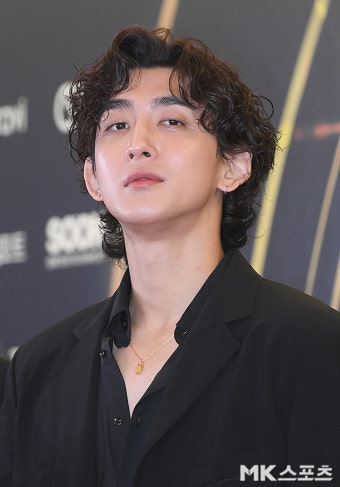 잔나비 최정훈 ‘매력 뽐내는 눈빛’ [MK포토]