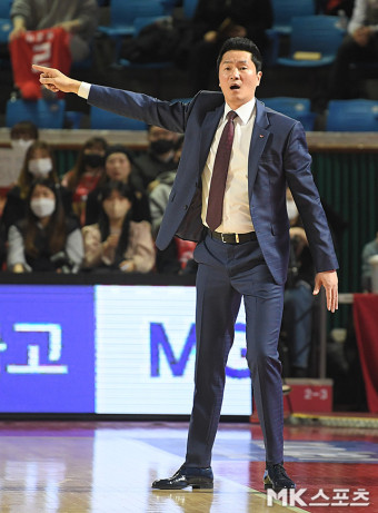 전희철 감독 ‘비디오 봅시다’ [MK포토]