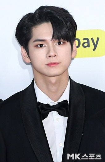 옹성우, 4월 17일 입대 “육군 현역으로…당일 행사 無”(공식)