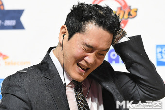 전희철 감독 ‘9연승 물세례 좋다~’ [MK포토]