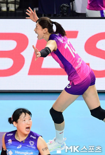 김연경 ‘세상 다 가진 기분’ [MK포토]
