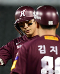 이정후 ‘찬스 살린 2타점 적시타’ [MK포토]