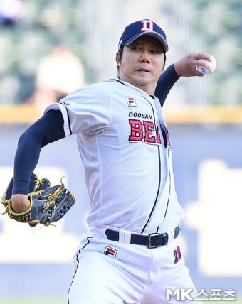 ‘베어스 낭만 배터리’ 시간 제대로 거스른다…‘장원준 131승·김재환 선제 투런’ 두산, 한화 꺾고 2연패 탈출 [MK잠실]