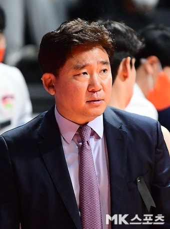 프로농구 고양 소노, 김승기 감독 선수 폭행 논란에 휩싸여 자진 사퇴
