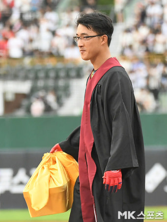노검사 노진혁 ‘생일 축하합니다’ [MK포토]