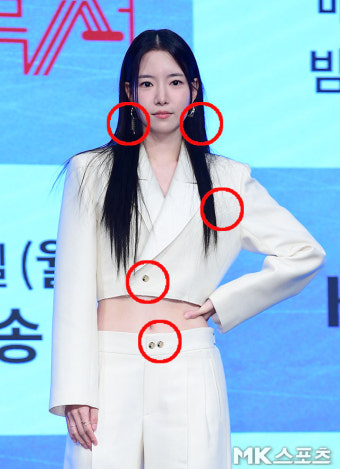 하승리 ‘과감하게 노출시킨 개미허리’ [틀린그림찾기]