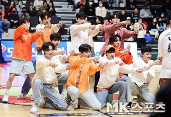 “탬퍼링 했다” VS “안했다”…오메가엑스 前·現 소속사 진실공방 [MK이슈]
