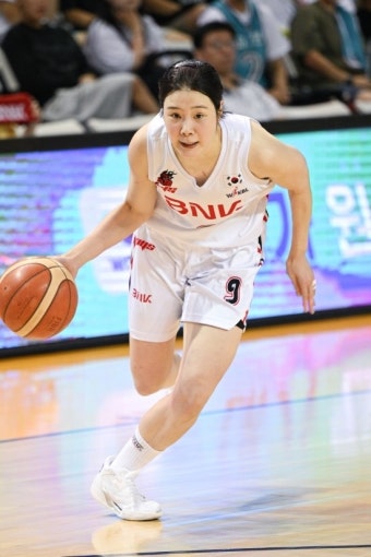 김시온↔1R 2픽+2년 뒤 1R 우선 지명권…김도완 하나원큐 감독 “김시온의 가치, 잘 알고 있어” [WKBL 드래프트]