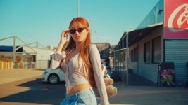 싸이와 손잡은 화사, ‘I Love My Body’로 외치는 美 [MK★컴백]