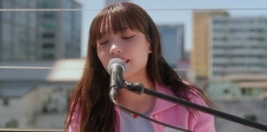 이진아의 따뜻한 음악 세계…라이브 클립으로 전한 ‘위로’