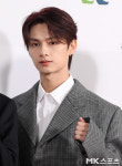 세븐틴 준 ‘매력 하트’ [MK포토]