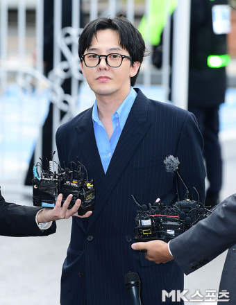 ‘마약 투약’ 혐의 지드래곤 ‘여유있는 표정으로 경찰서 자진 출석’ [MK포토]