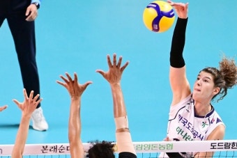 실바+강소휘 원투펀치 50점→김민지 게임체인저 등장…GS칼텍스, ‘부키리치 TC’ 도로공사에 대역전승+1R 2위 마감 [MK장충]