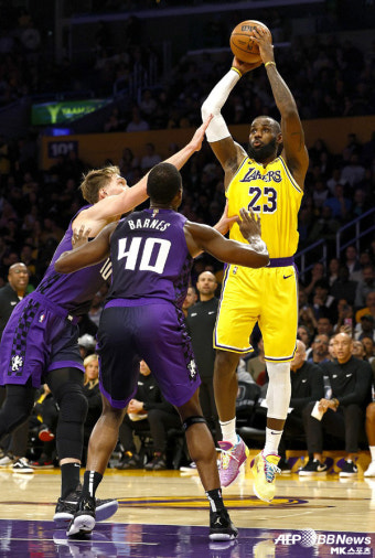 ‘38세’ 르브론, 트리플 더블 투혼...팀은 패배