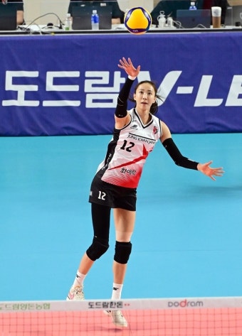 부키리치-타나차 쌍포 48점 폭발→배유나-김세빈 중앙 존재감…도로공사, 정관장 꺾고 시즌 첫 연승 ‘4위 맹추격’ [MK김천]
