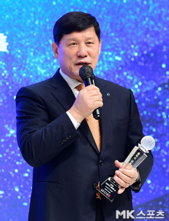KBO 허구연 총재 ‘올해의 공로상 수상’ [MK포토]