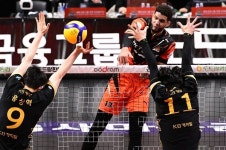 4R 5연승 파죽지세, 3위와 단 승점 2점 차…‘레오 23득점’ OK금융그룹, 최하위 KB손해보험 셧아웃 완파 [MK안산]