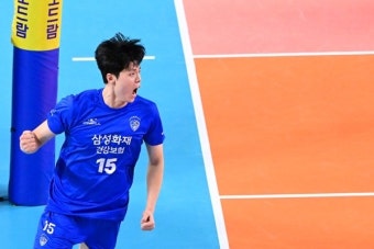 신인왕 MB 발목 부상→8주 이탈 악재…6년 만에 봄배구 꿈꾸는 삼성화재, 아쿼 1순위와 이적생의 어깨 무겁다