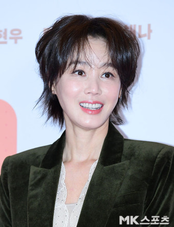 김성령 ‘투명한 백옥 피부’